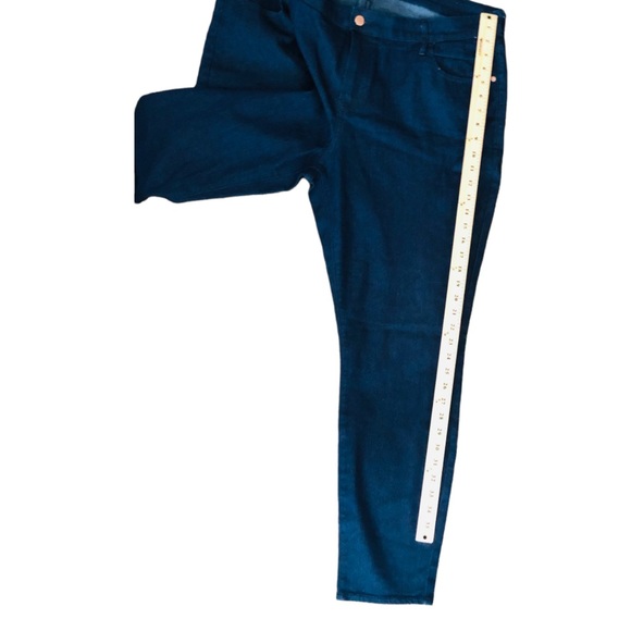 Old Navy Jeans - Picture 9 of 16